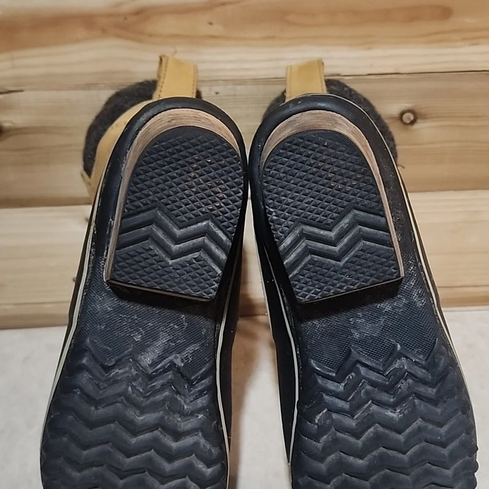 Sorel waterproof slimpack boots size 7